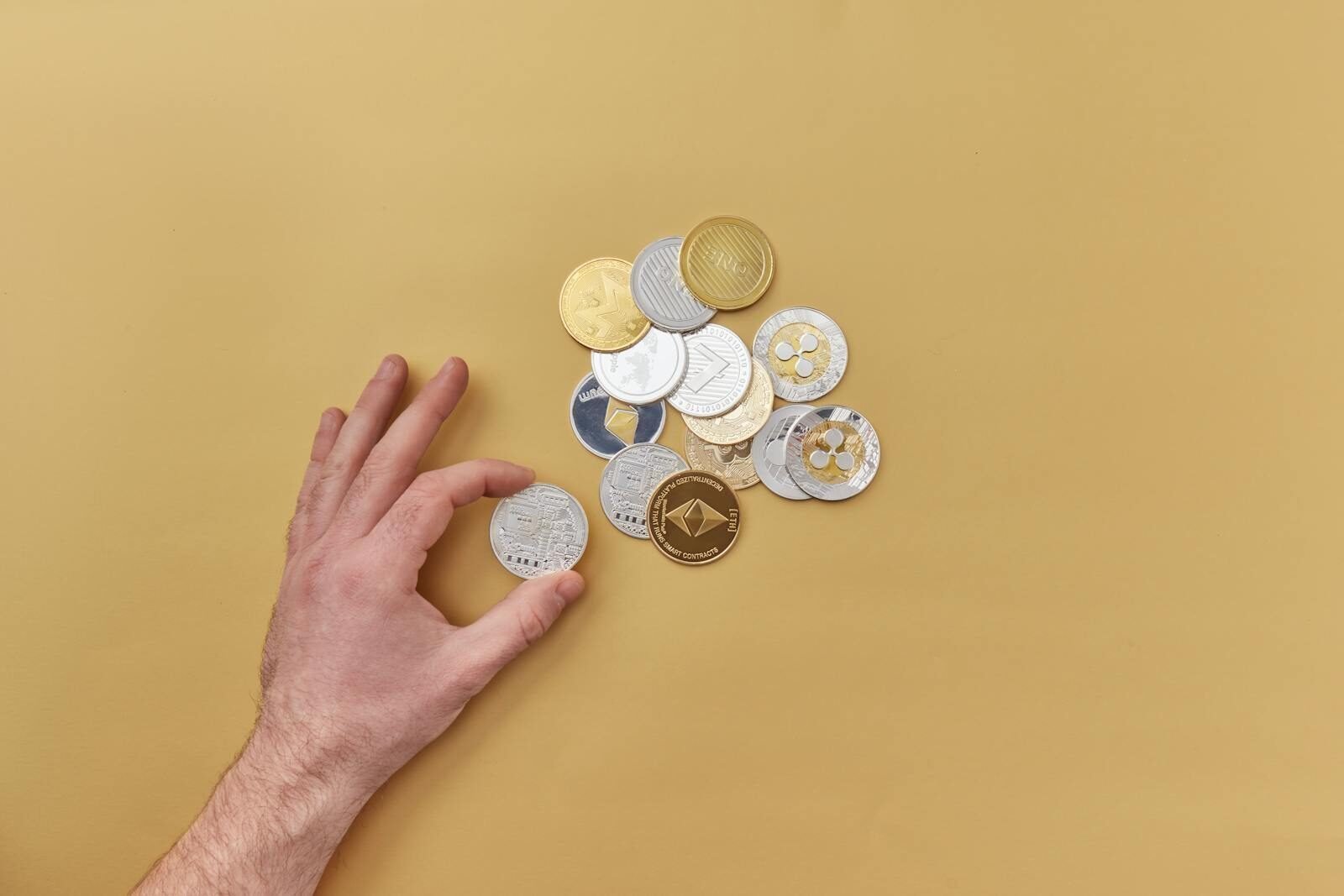 Uncover Hidden Altcoin Gems: Your Guide to Lucrative Airdrops and Presales Now